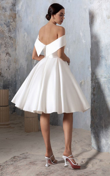 Sexy Elegant Short A-Line Off-the-Shoulder Satin Wedding Dress Modern Midi Knee-Length Bridal Gown with Ruffles