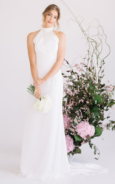 Modest Simple Sheath Satin Wedding Dress Sexy Garden Beach Sleeveless Backless Bridal Gown with Sweep Train