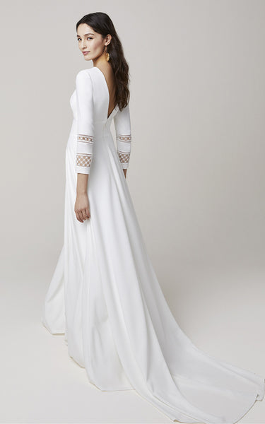 Modern Simple A-Line V-Neck Wedding Dress Unique Sexy Low Back 3/4 Sleeve Floor Length Sweep Train Bridal Gown