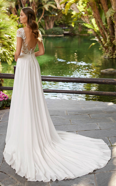 Modern Elegant Formal A-Line Boho Lace Wedding Dress Casual Flowy Plunging Neckline Court Train Bridal Gown