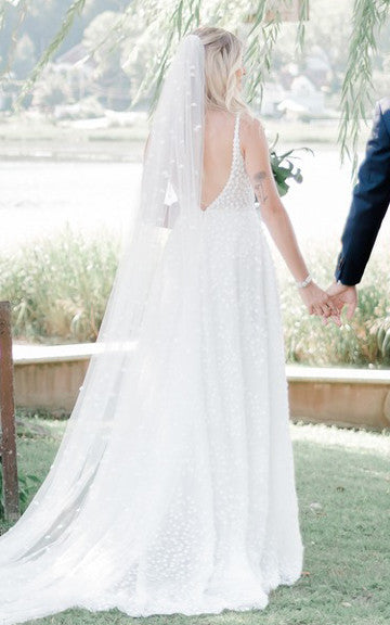 Stunning Casual Beach Boho Lace A-Line Wedding Dress Sexy Elopement Plunging Spaghetti Strap Destination Bridal Gown