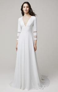 Modern Simple A-Line V-Neck Wedding Dress Unique Sexy Low Back 3/4 Sleeve Floor Length Sweep Train Bridal Gown
