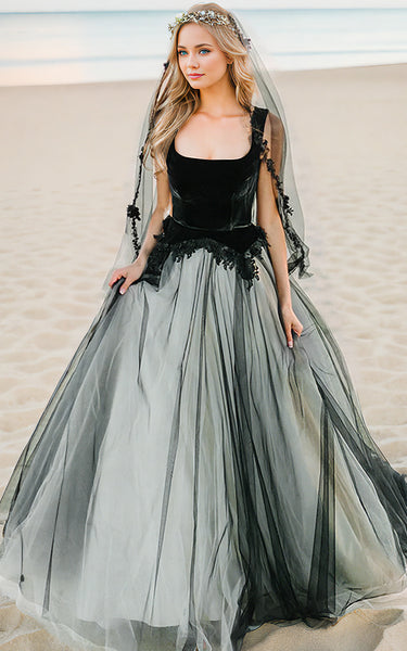 Gothic Beach Black Boho Lace A-Line Wedding Dress Unique Flowy Princess Square Neck Backless Bridal Gown with Sweep Train