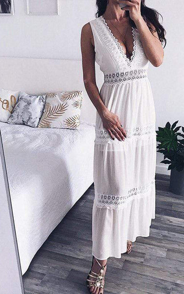 Modest Beach White A-Line Boho Maxi Dress for Wedding Simple Modest Chiffon Lace Scalloped Neckline Bridal Gown