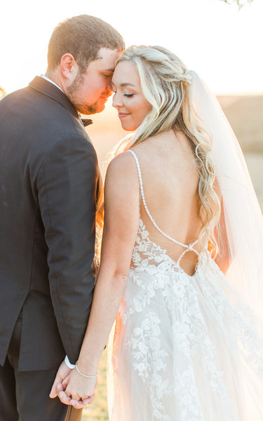 Modern Delicated A-Line Boho Lace Wedding Dress Mountain Forest Country Romantic Spaghetti Straps Plunging Backless Bridal Gown