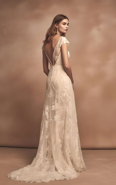 2023 A-Line Tulle Lace Sleeveless Wedding Dress with Train V-neck V Back Country Garden Simple Sexy Elegant