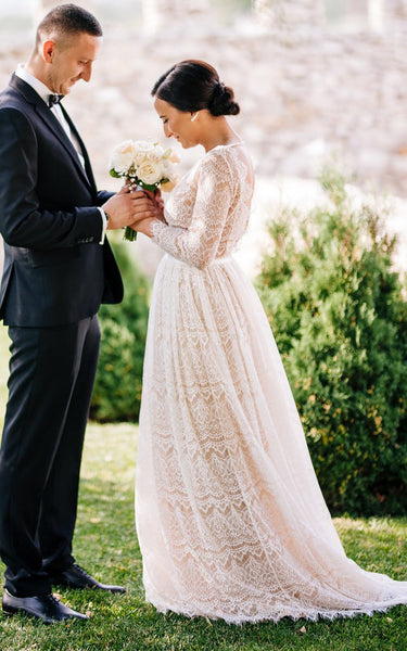 A-Line Lace Vintage Wedding Dress With Bateau Neckline And Long Sleeve