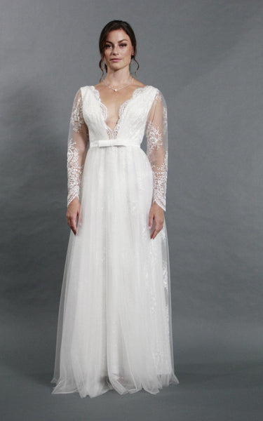 Sexy Deep-V Neck Long Sleeve A-Line Tulle Wedding Dress