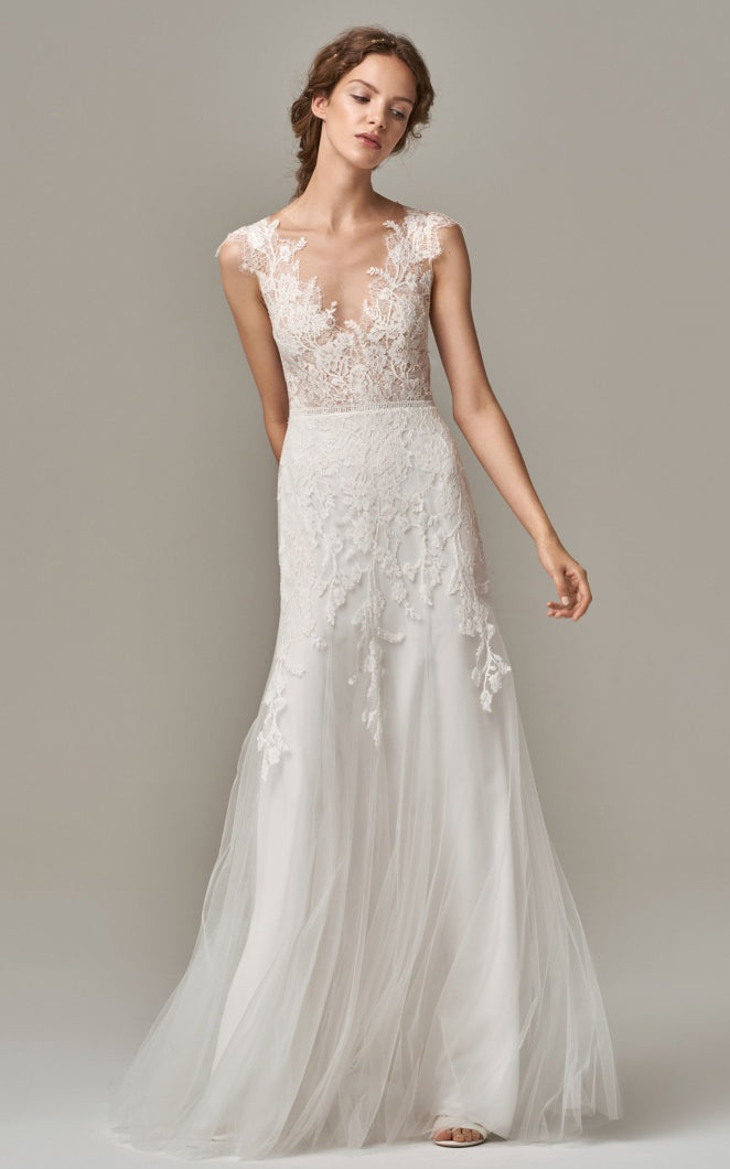 Elegant Sheath Sleeveless V-neck Lace Tull Floor-length Wedding Dress ...