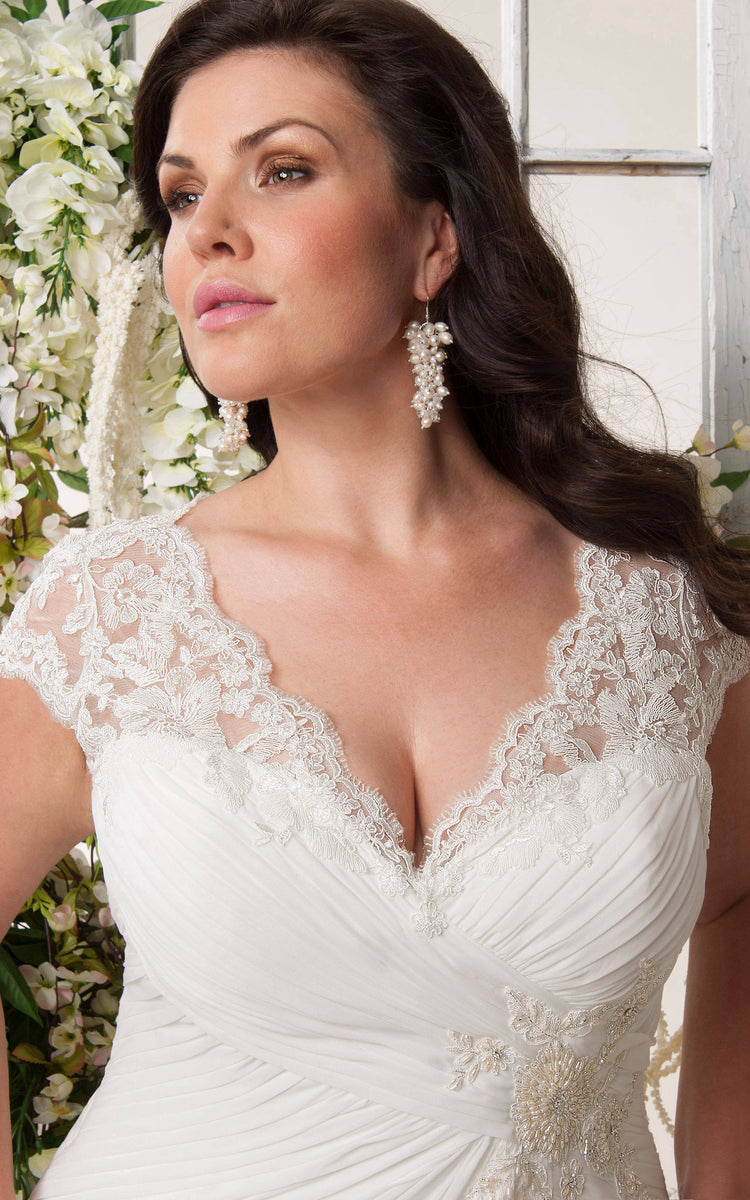 Cap-sleeve Lace Chiffon Floor-length plus size wedding dress With Cris ...