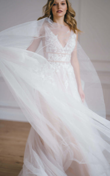 Ethereal Floor-length Sleeveless Lace A Line Deep-V Back Wedding Dress with Appliques