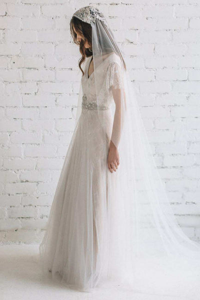 {DorrisDress}{Wedding Dress}-{714977}-side with veil