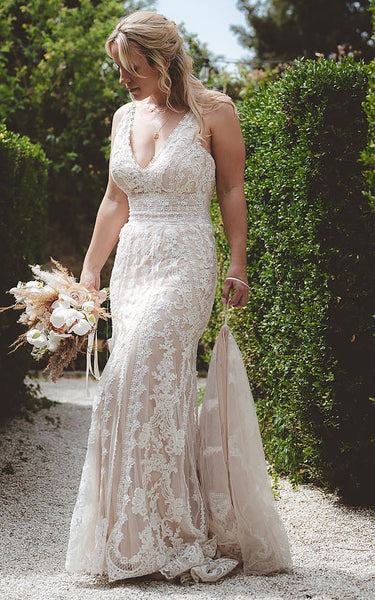 V-neck Mermaid Lace Bohemian Beach Wedding Dress With Open Back And Appliques