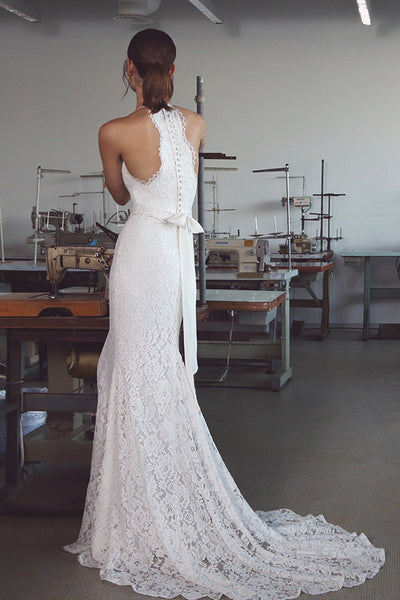 Elegant Lace Halter Sleeveless Sweep Train Wedding Dress