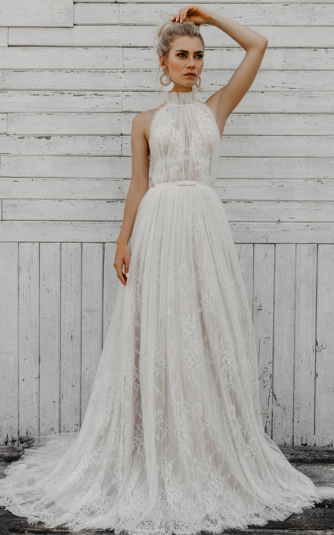 Simple Sleeveless A-Line Tulle Wedding Dress With Halter Neckline And Button Back 